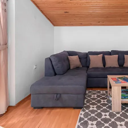 Cozy In Novi Vinodolski