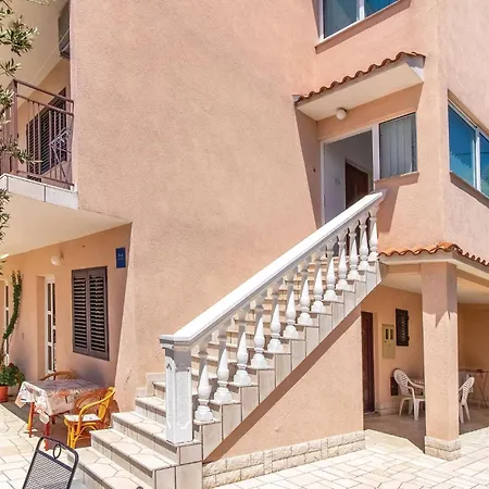 2 Bedroom Cozy In * Novi Vinodolski