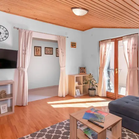 Cozy In Novi Vinodolski